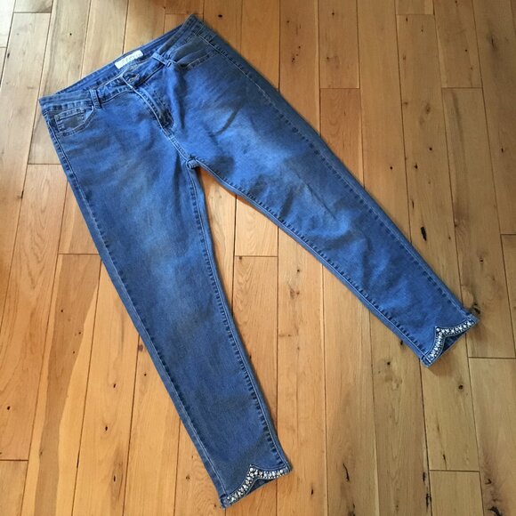 B.S. Jeans Blue Denim Ankle Jeans With Rhinestones + Pearls - Picture 10 of 16